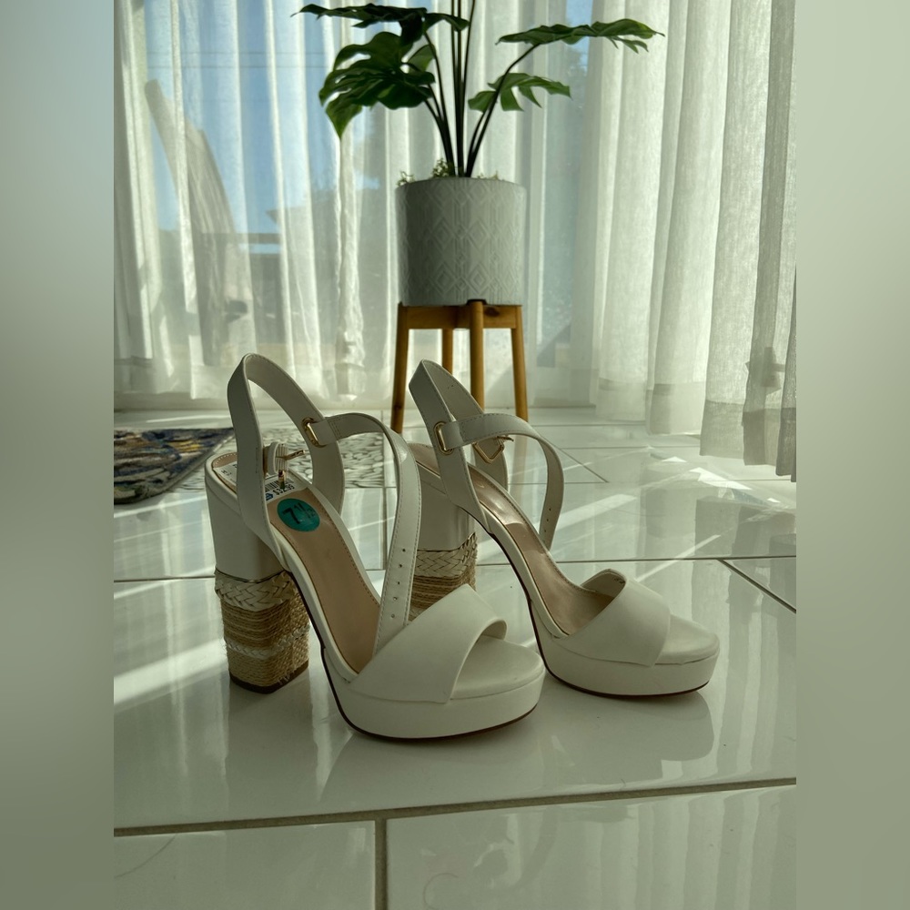 Aldo white heels with cute ropey details